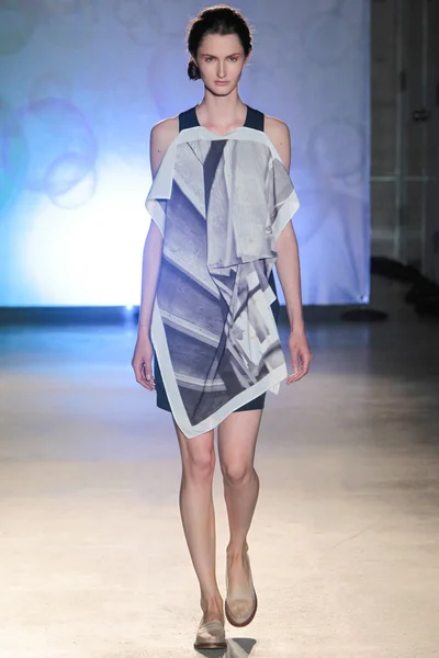 Look 15